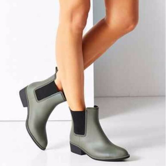SAM EDELMAN Tinsley Rubber Rain Boot in Moss Green 6 - Picture 1 of 9